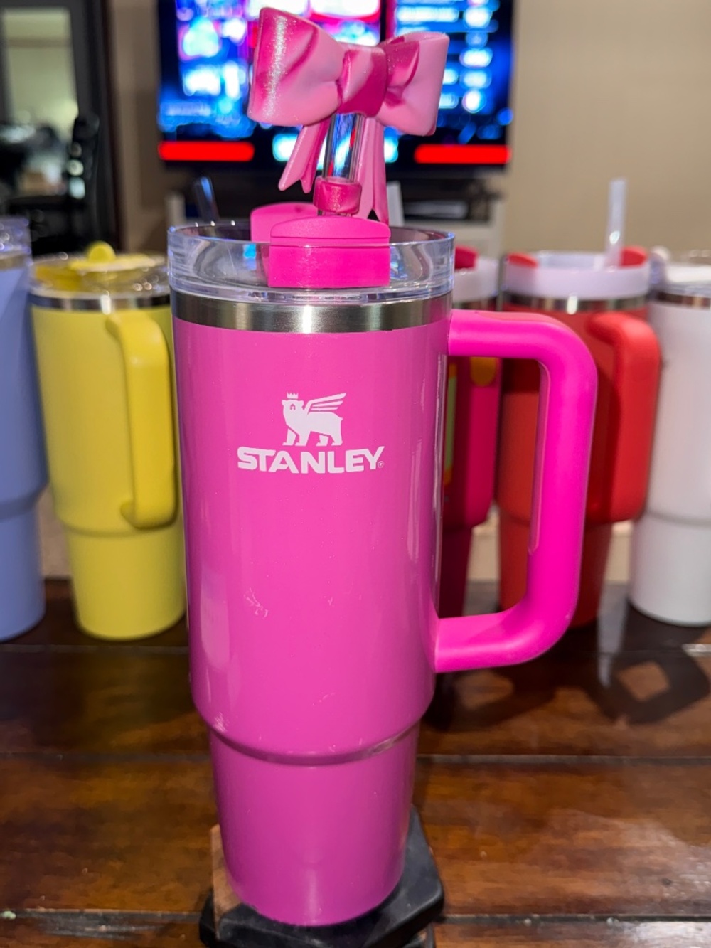 Stanley 30oz Quencher H2.0 FlowState Fuchsia Pink Tumbler Lid Straw Bow